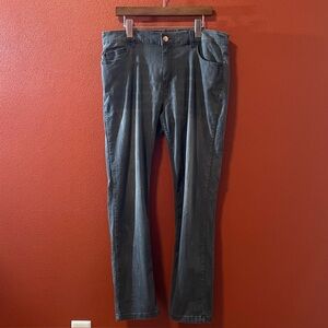 Mugsy Jeans Men’s MAGS Coolmax Gray Faded Stretch Lightweight Straight Leg Jeans